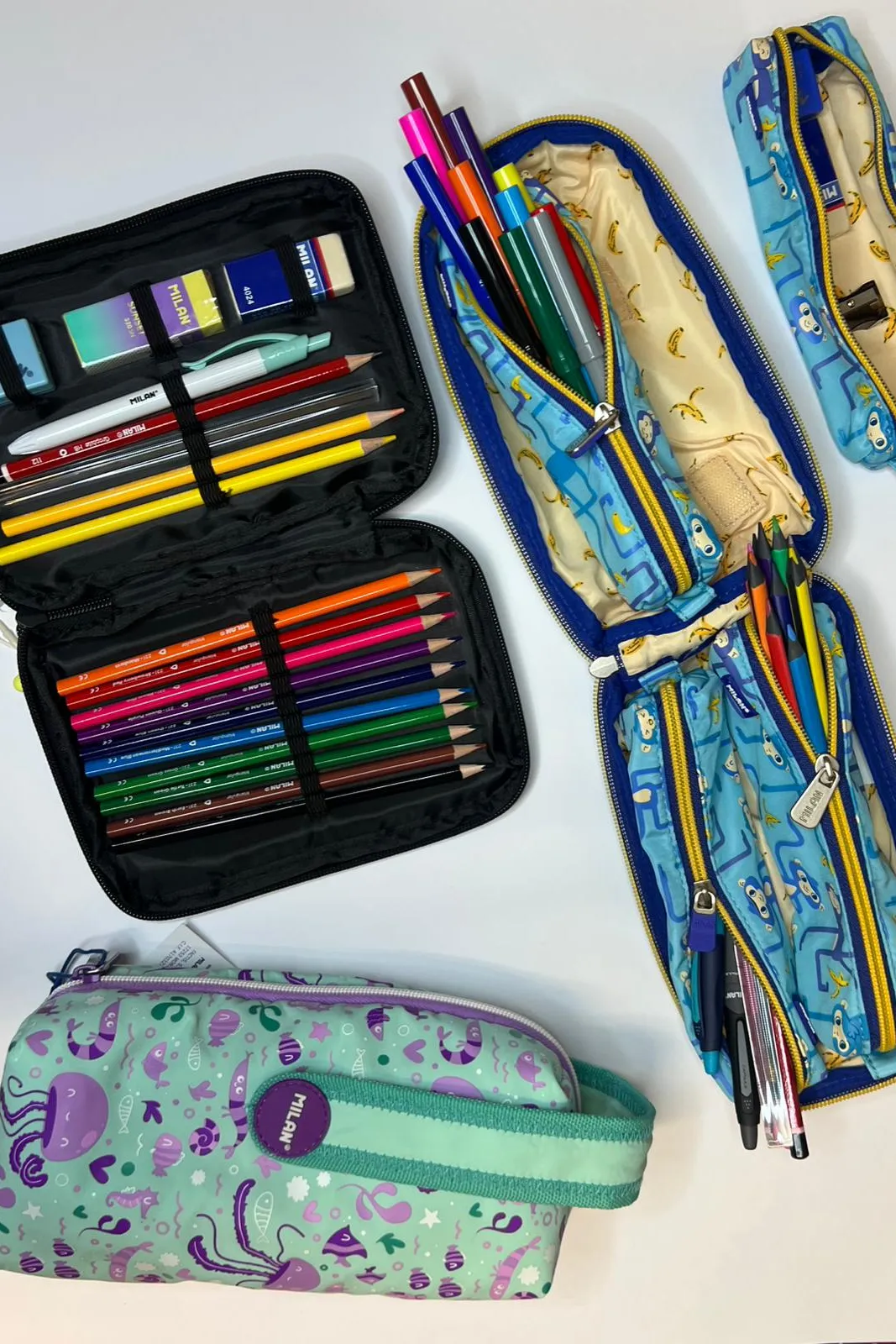 Material escolar nuevo con mochila para centros educativos